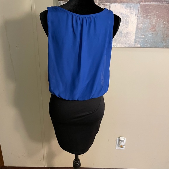 Dress - Picture 3 of 3